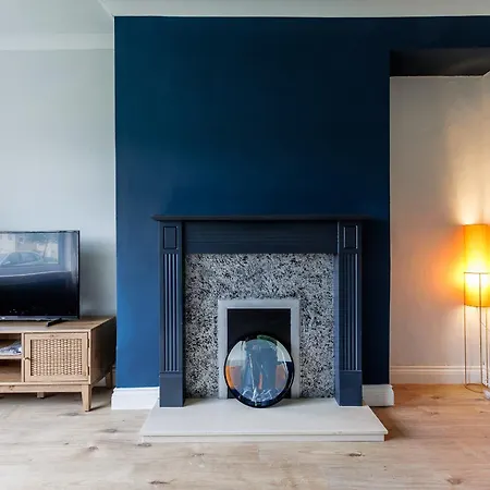 Comfortable 2 Bedroom House In *