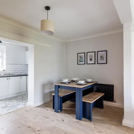 Comfortable 2 Bedroom House In * Redcar