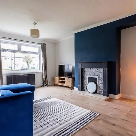 Comfortable 2 Bedroom House In *