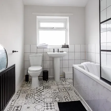 Comfortable 2 Bedroom House In Redcar