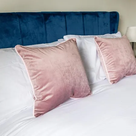 Comfortable 2 Bedroom House In *