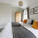 Comfortable 2 Bedroom House In *