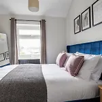 Comfortable 2 Bedroom House In * Redcar