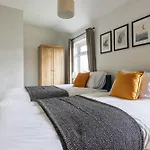 Comfortable 2 Bedroom House In Сasa de vacaciones *