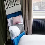 Comfortable 2 Bedroom House In * Redcar