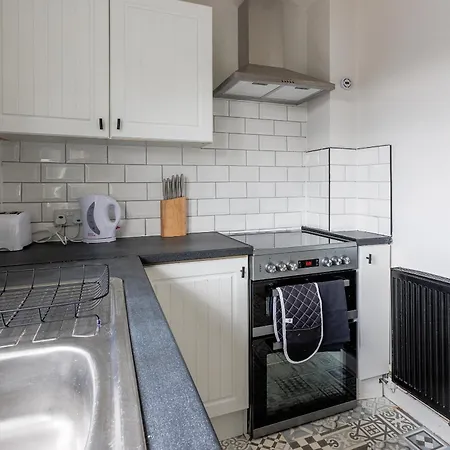 Comfortable 2 Bedroom House In Holiday home *