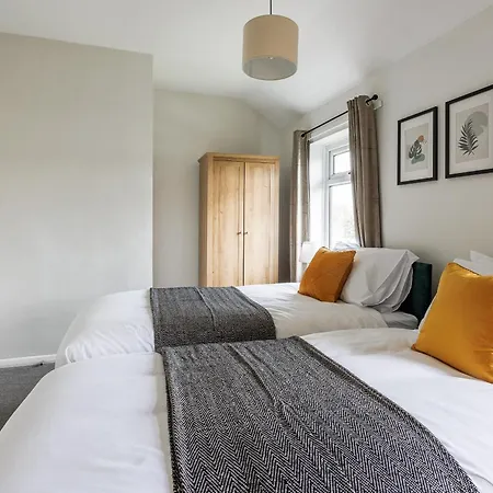 Comfortable 2 Bedroom House In *